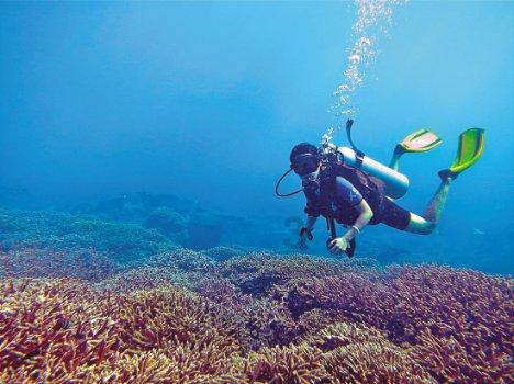 GEO惩教集团盘中异动 下午盘股价大涨5.03%